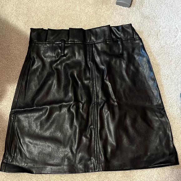 Peplum pleather mini skirt - Picture 1 of 3